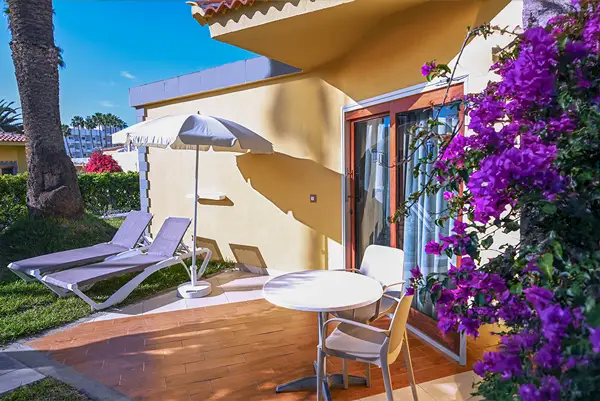 miraflor bungalow standard terraza2